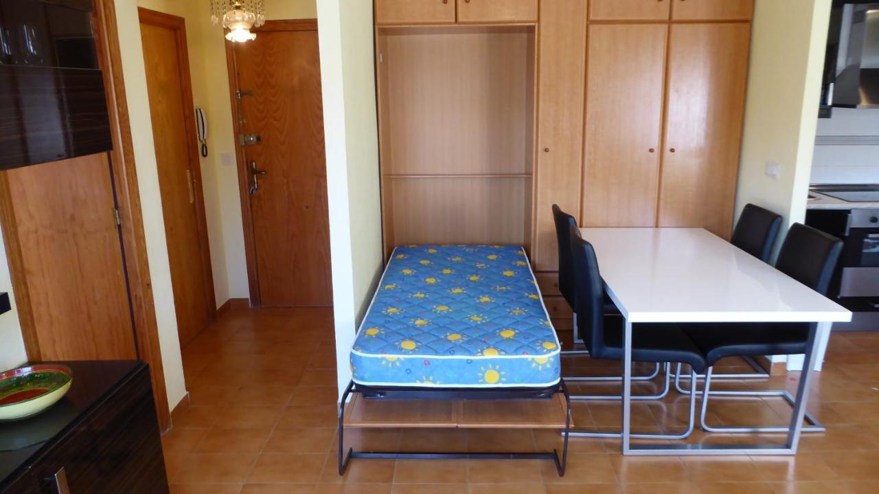 Apartment With Side Seaview 60 Meters From Sea تورّيفيِخا المظهر الخارجي الصورة