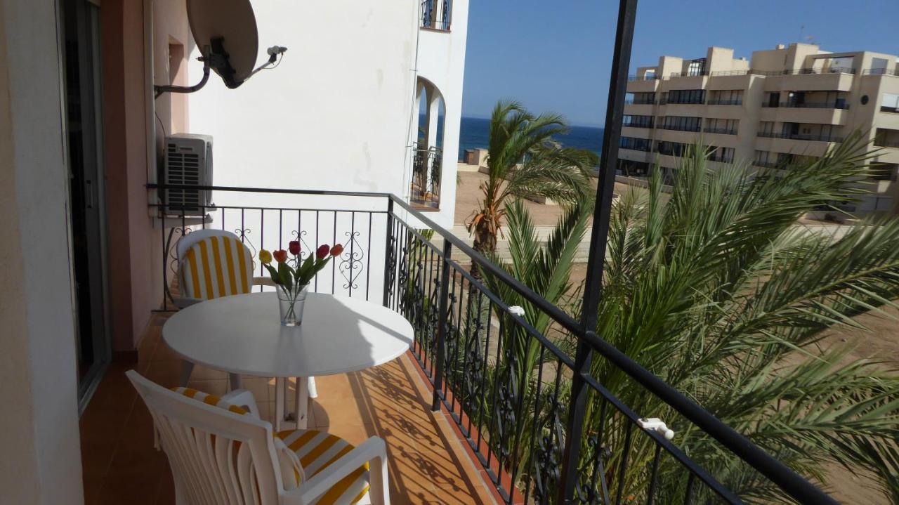 Apartment With Side Seaview 60 Meters From Sea تورّيفيِخا المظهر الخارجي الصورة