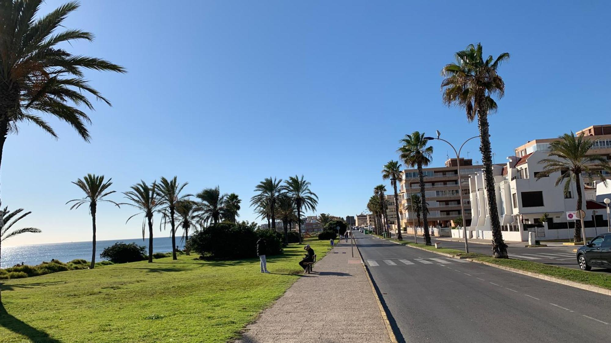 Apartment With Side Seaview 60 Meters From Sea تورّيفيِخا المظهر الخارجي الصورة