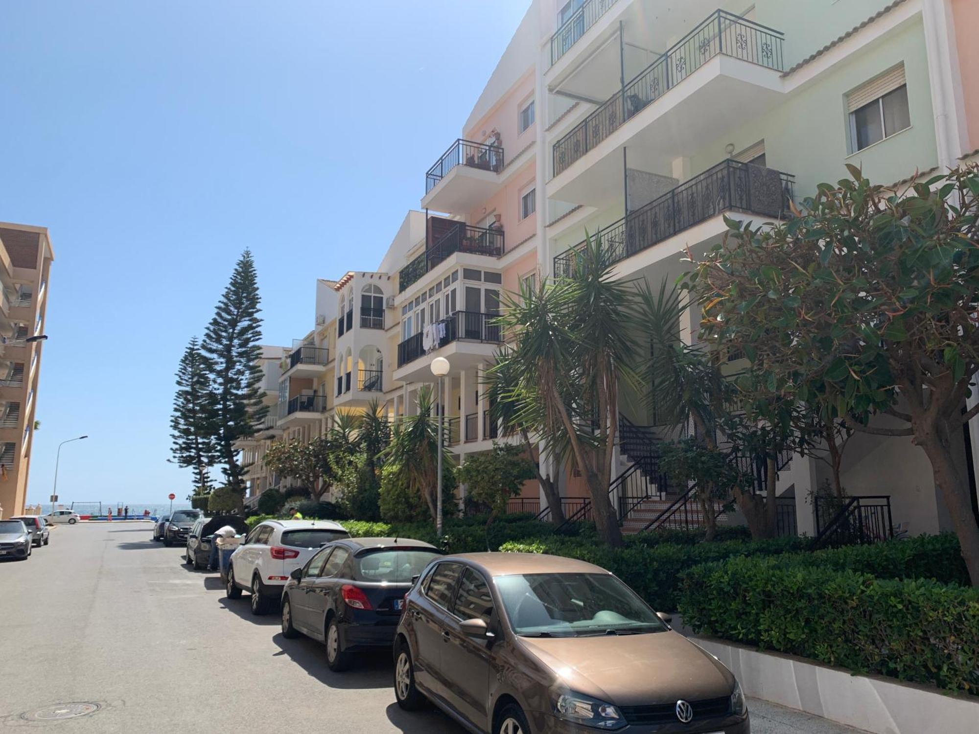 Apartment With Side Seaview 60 Meters From Sea تورّيفيِخا المظهر الخارجي الصورة
